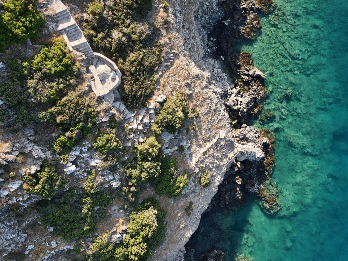 Villa Aiolos: Above The Sea, Within Agios Nikolaos Exterior photo