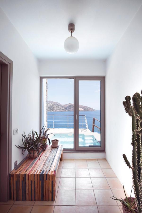 Villa Aiolos: Above The Sea, Within Agios Nikolaos Exterior photo
