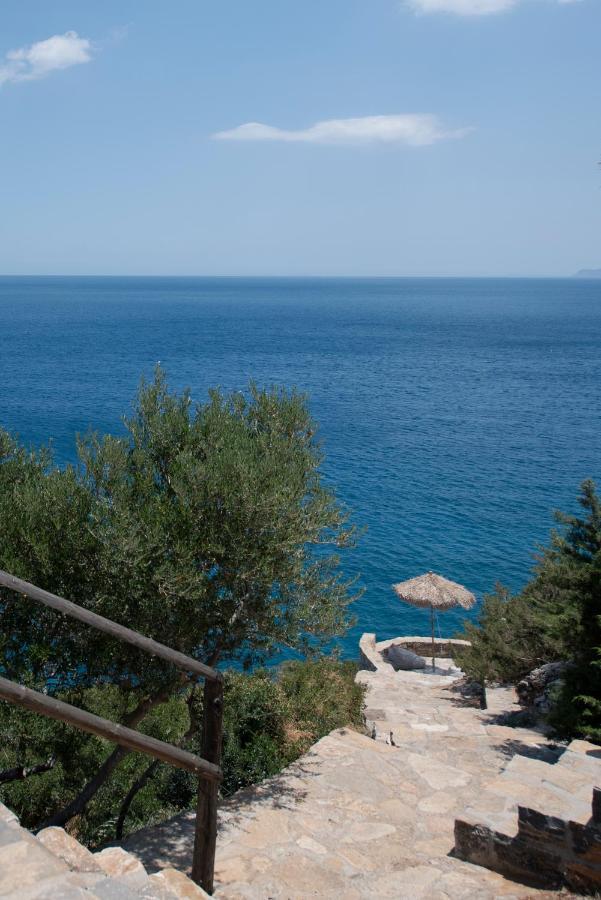 Villa Aiolos: Above The Sea, Within Agios Nikolaos Exterior photo